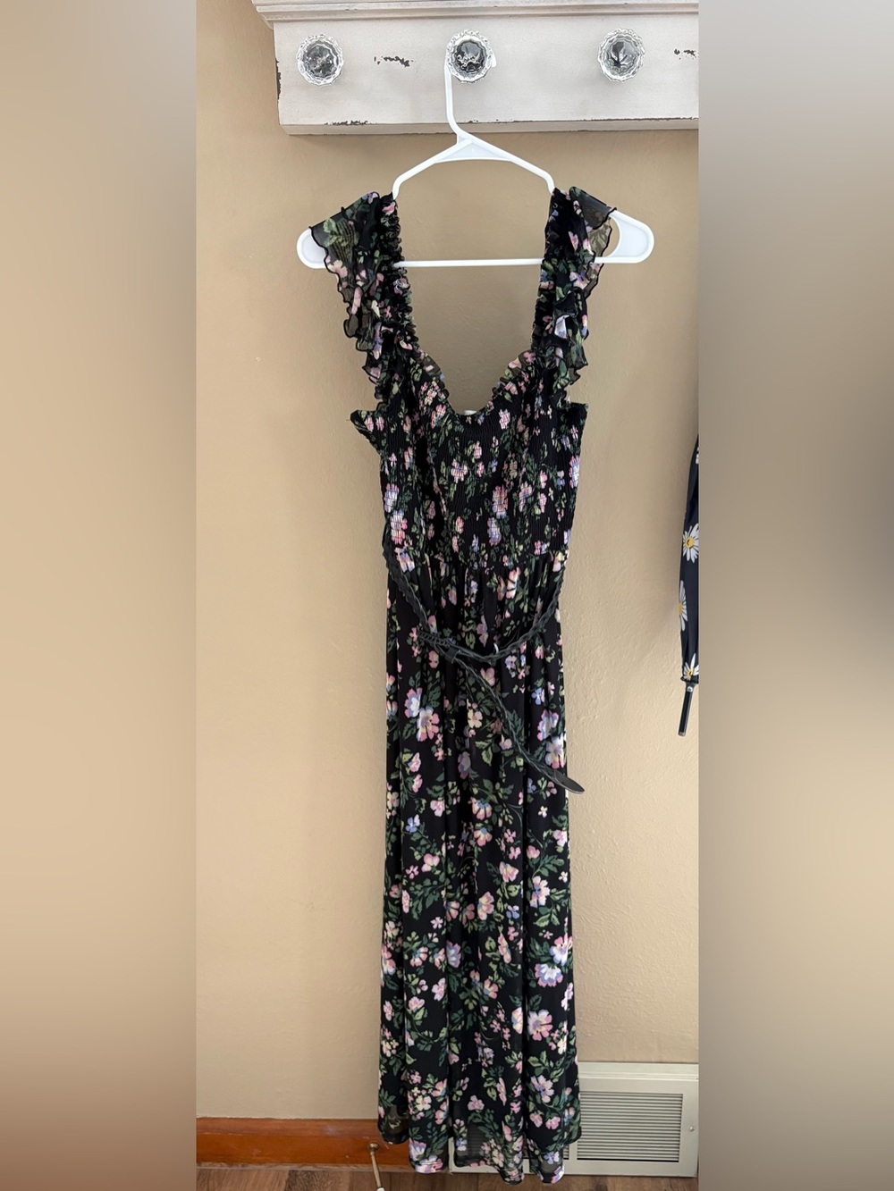 Wallflower Lily Collection Black Sleeveless Floral Midi Dress size Large